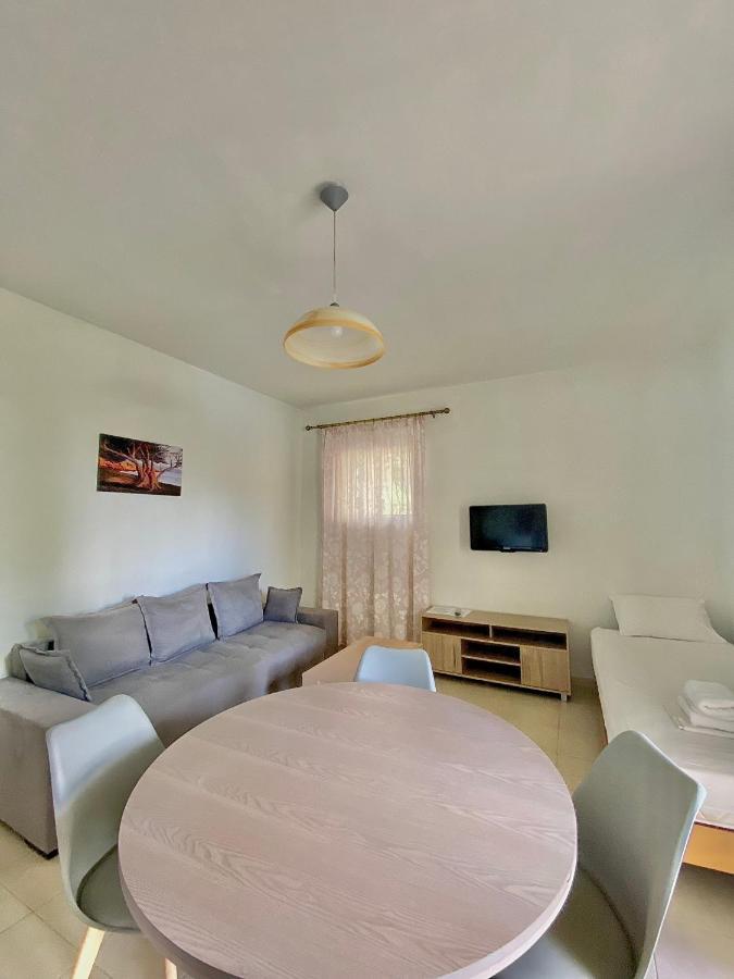 Manolis Apartments Плакіас Екстер'єр фото