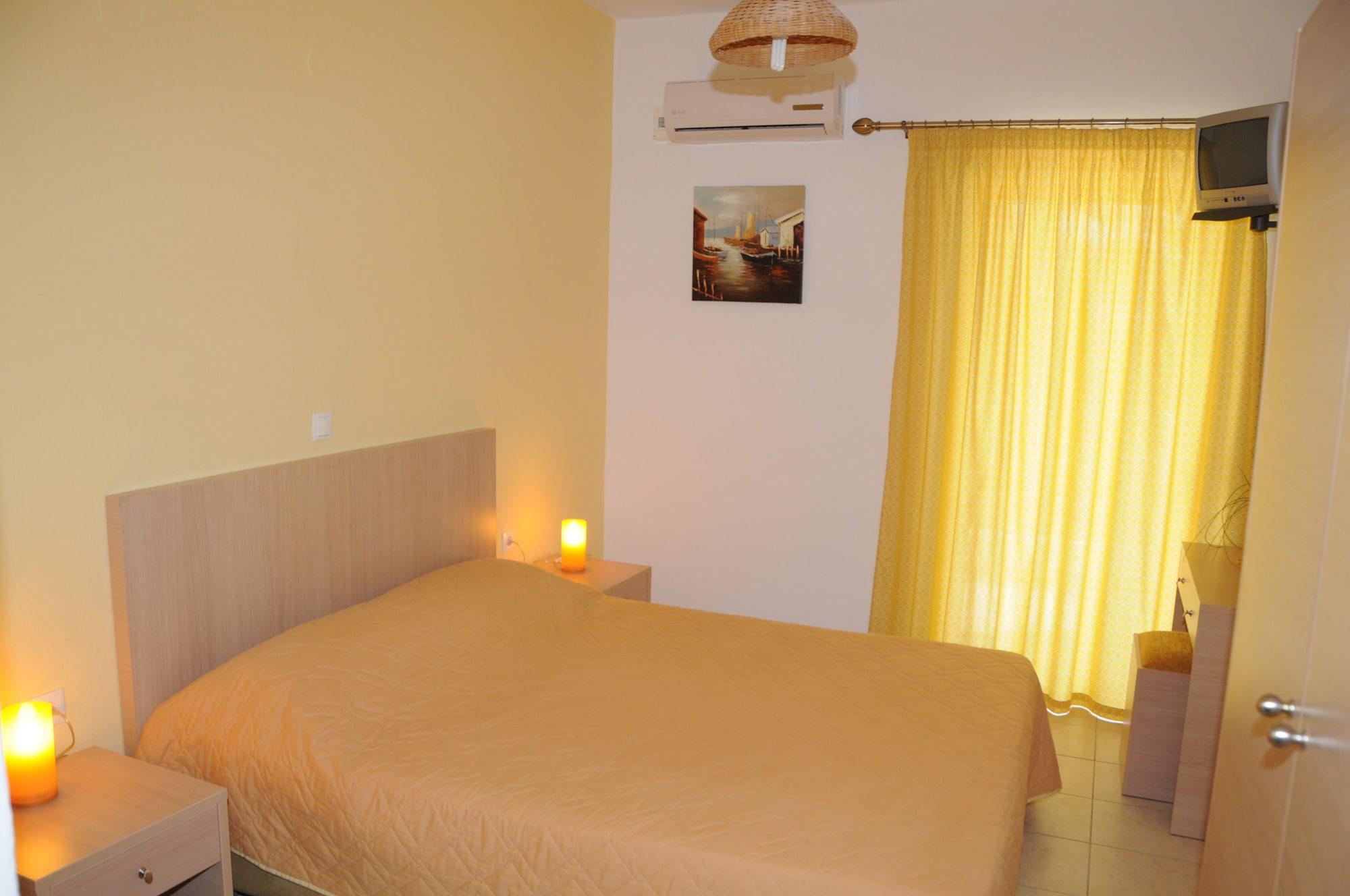 Manolis Apartments Плакіас Екстер'єр фото