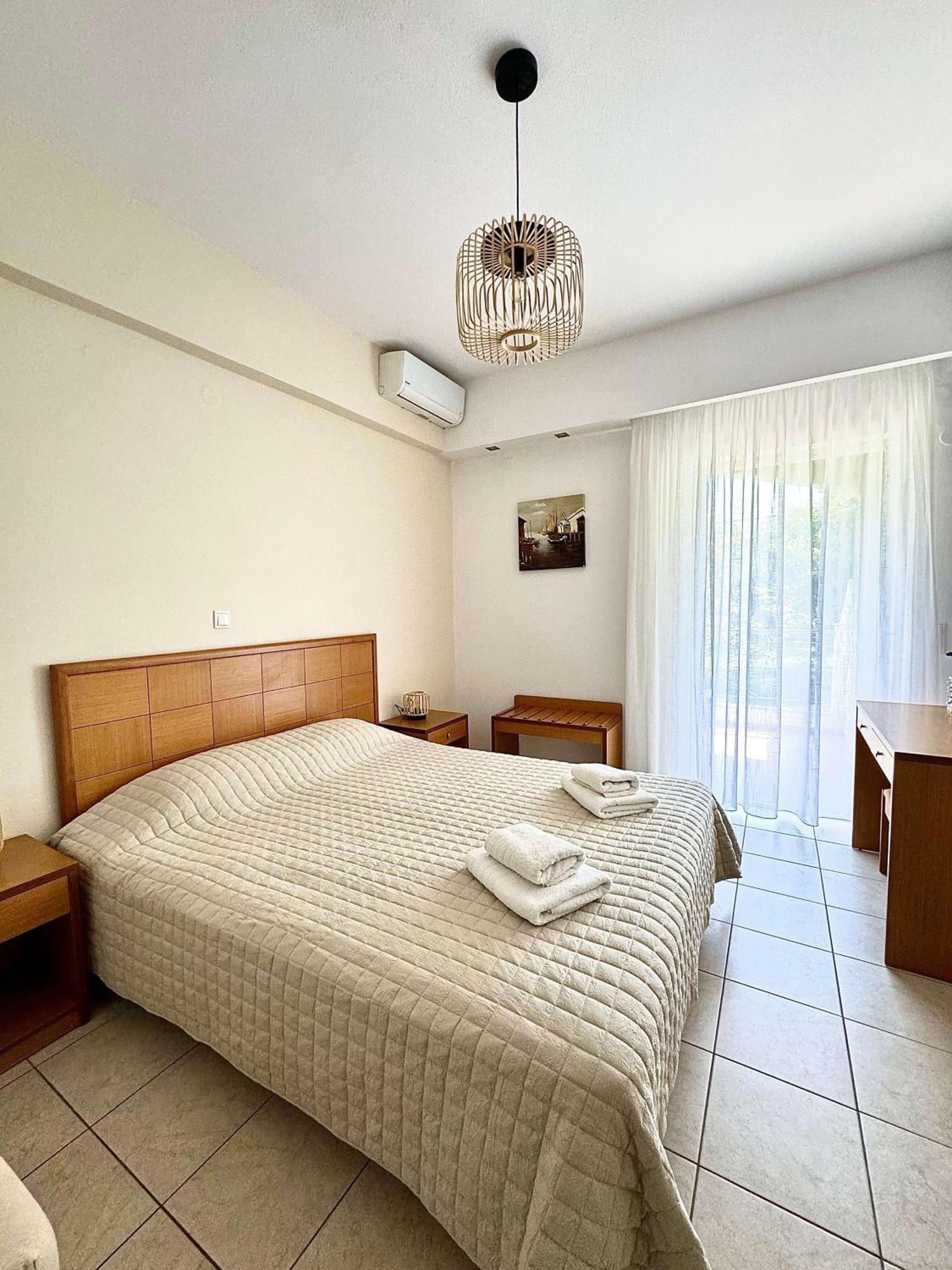 Manolis Apartments Плакіас Екстер'єр фото