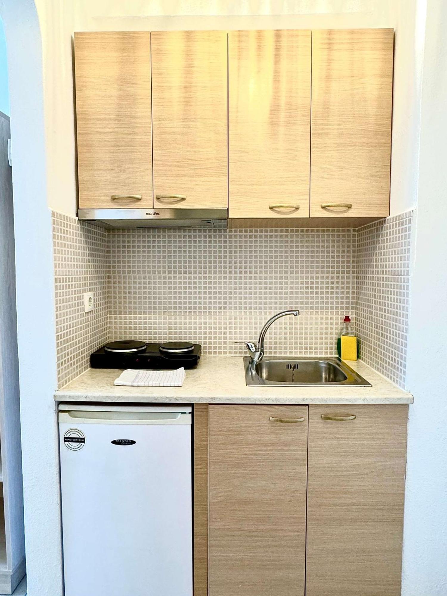 Manolis Apartments Плакіас Екстер'єр фото