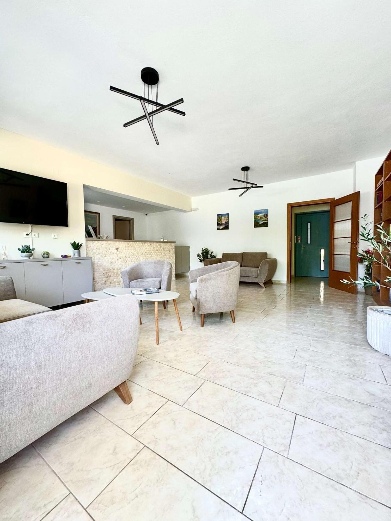 Manolis Apartments Плакіас Екстер'єр фото