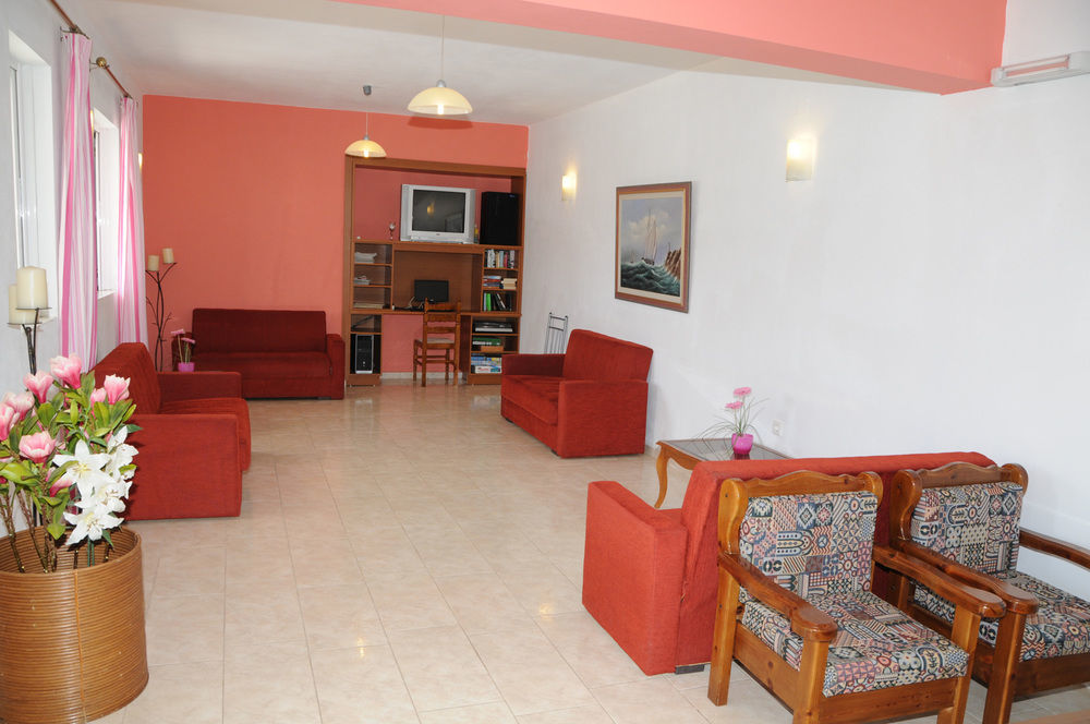 Manolis Apartments Плакіас Екстер'єр фото